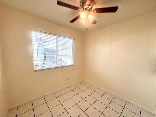 Building Photo - 2589 Hayes Dr