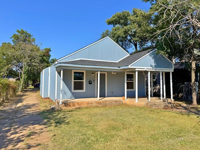 Building Photo - Fully Remodeled 3 Bed 2 Bath In Floral Hei...