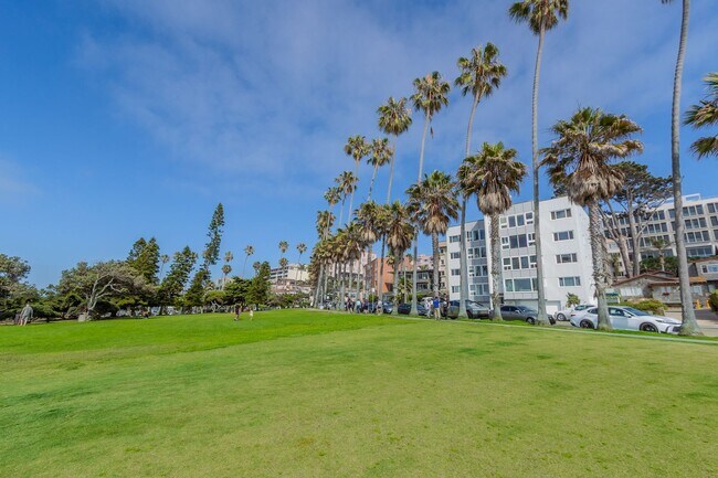 Building Photo - 939 Coast S Blvd