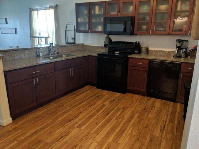 Building Photo - 139 Oak Ridge Dr