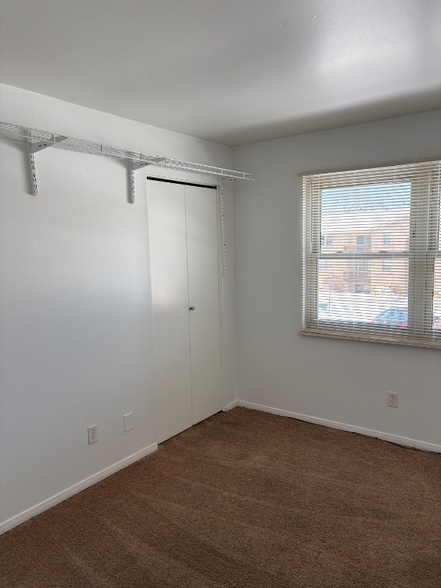 Building Photo - 4326 Villa Dr