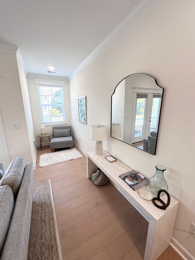 Building Photo - 2024 Built | Fully Furnished Modern Oceanf...