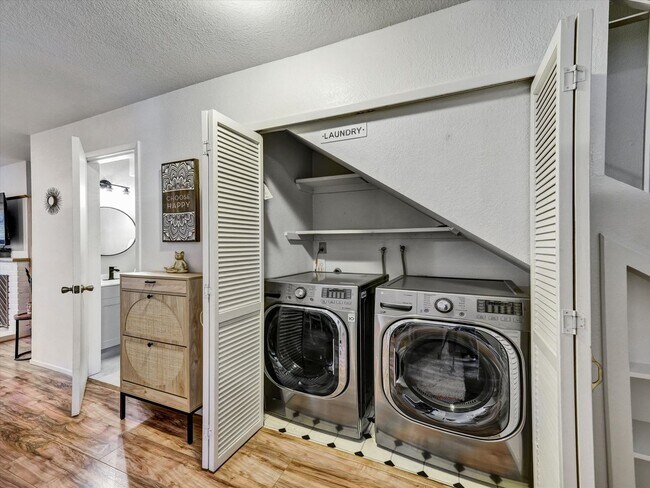 Building Photo - 2bd/1.5 Bathrooms - Sonoma Racquet Club - ...