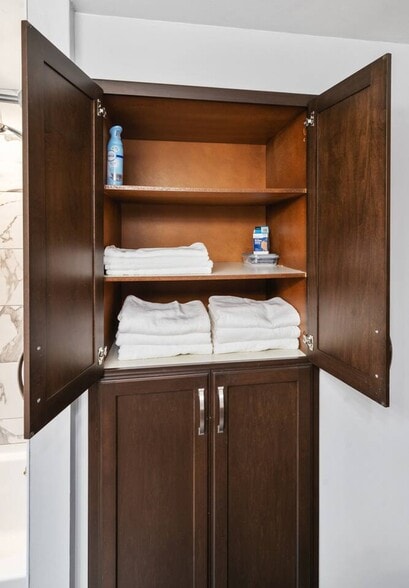 Building Photo - 1212 Circle Dr