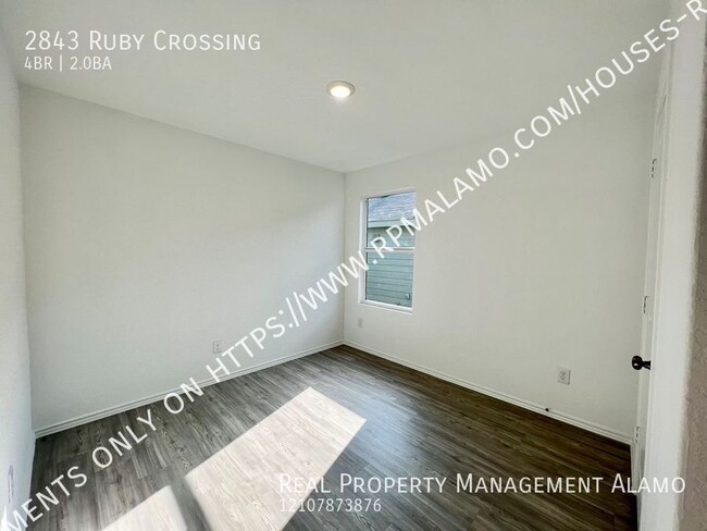 Building Photo - **MOVE-IN SPECIAL** Coming Soon! AMAZING 4...