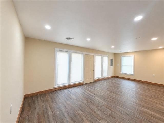 Building Photo - 3013 Memorial Park Dr