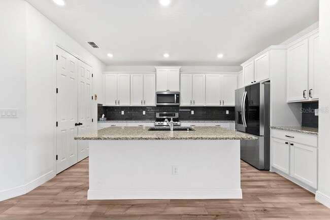 Building Photo - 7322 34th Ct E