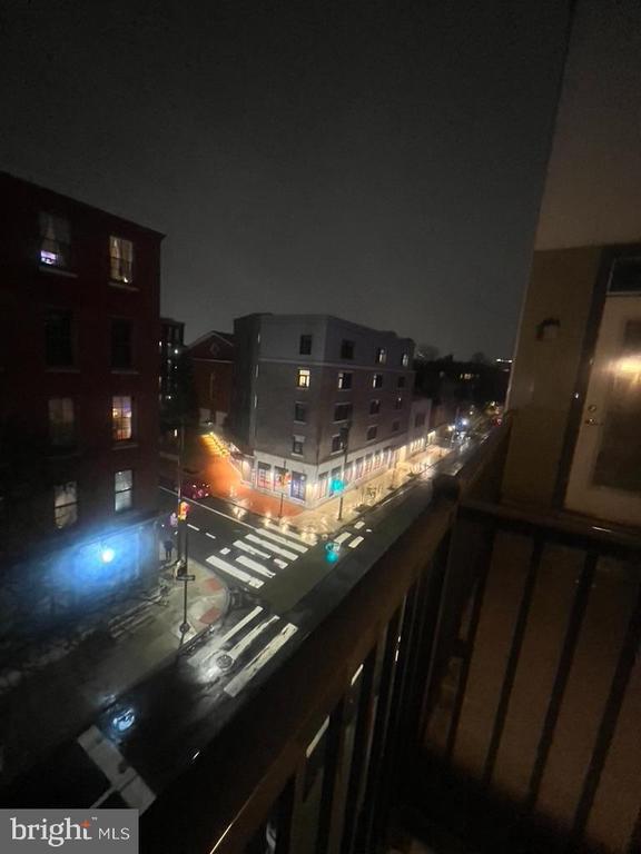 Building Photo - 401 Race St