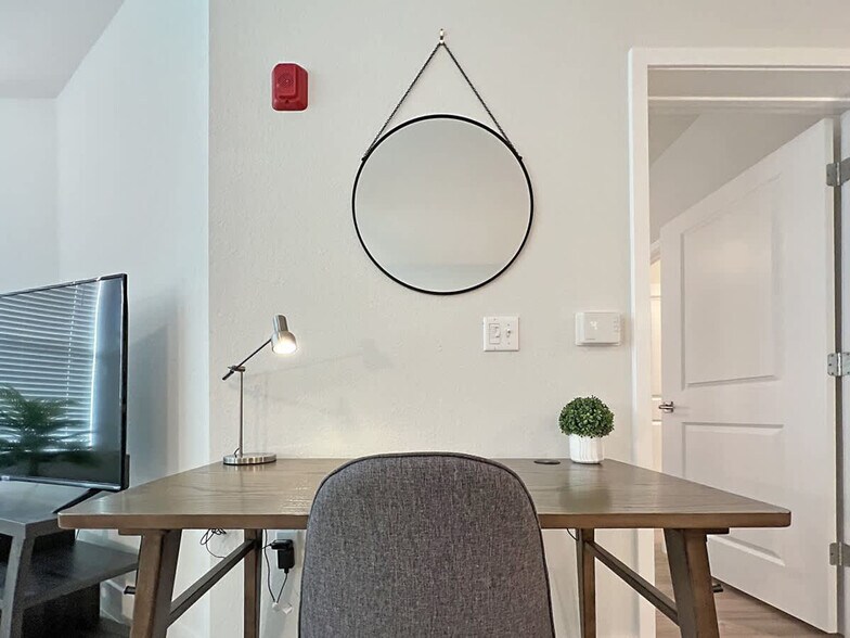 Building Photo - 8901 Bertha Palmer Blvd