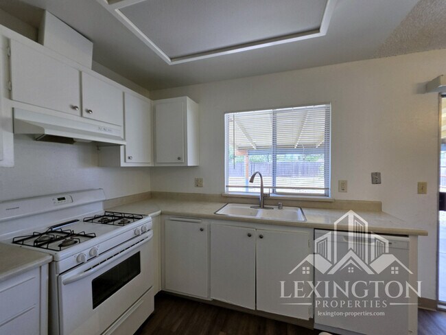 Building Photo - Charming 3BD, 1BA, Home with Modern Upgrades in Antelope, CA