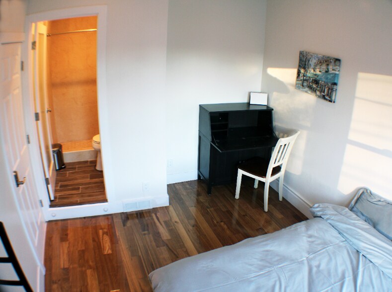 Building Photo - 3022 Orchard Ave