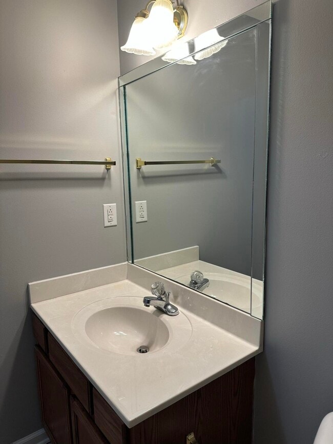 Building Photo - 581 Rhodora Ridge