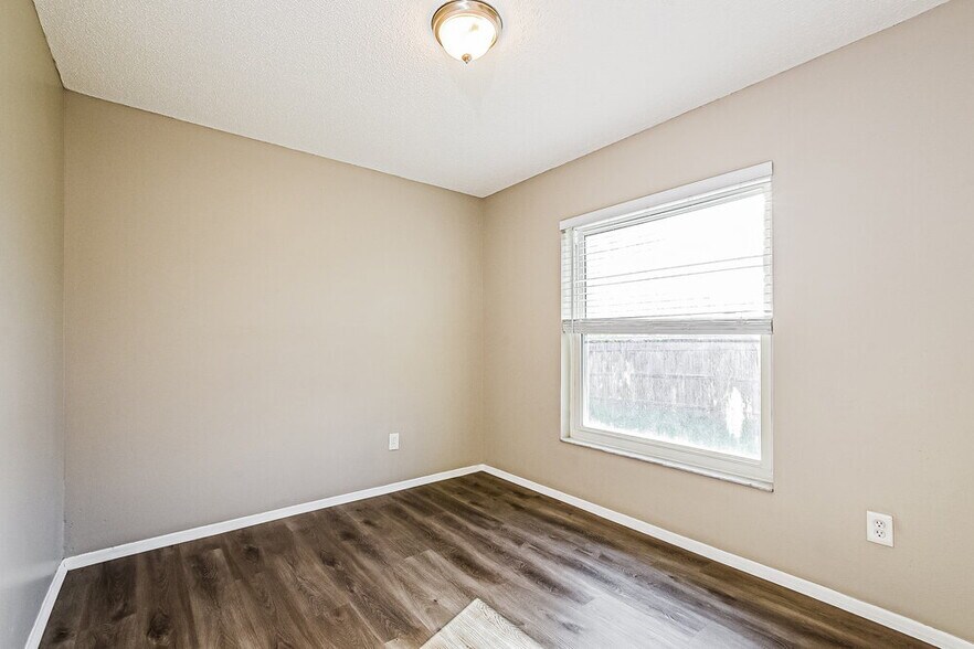 Building Photo - 1348 Andes Dr