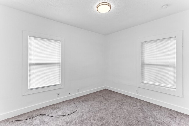 Building Photo - 15114 Quincy St