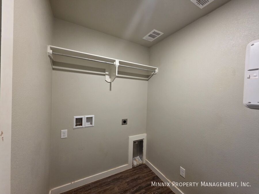 Building Photo - 7113 Black Butte