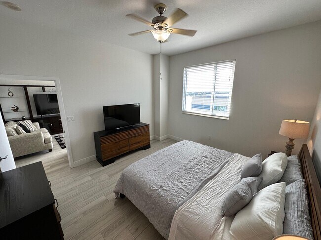 Building Photo - 1551 N Flagler Dr