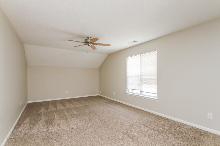 Building Photo - 3431 Ann Franklin Ct