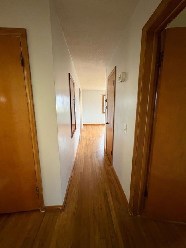 Building Photo - Three bedroom one bathroom home for rent in Perry