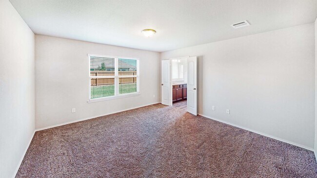 Building Photo - 812 Mockingbird St