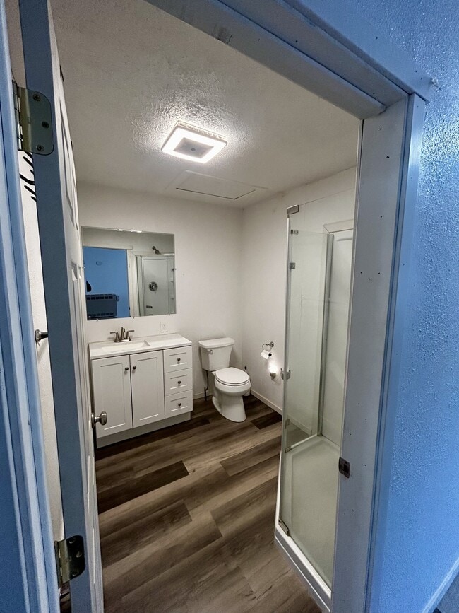 Building Photo - 805 S Atlantic St