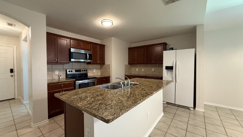 Building Photo - 1309 Basswood Ln