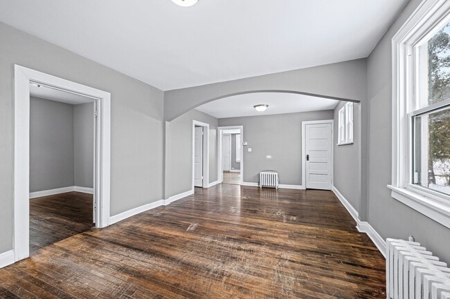 Building Photo - 233 Llewellyn Ave