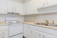 Building Photo - 5966 Radnor Rd
