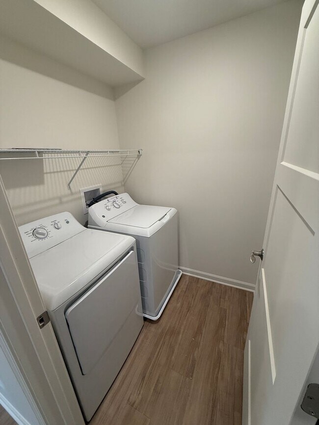 Building Photo - 65 Arthurian Way