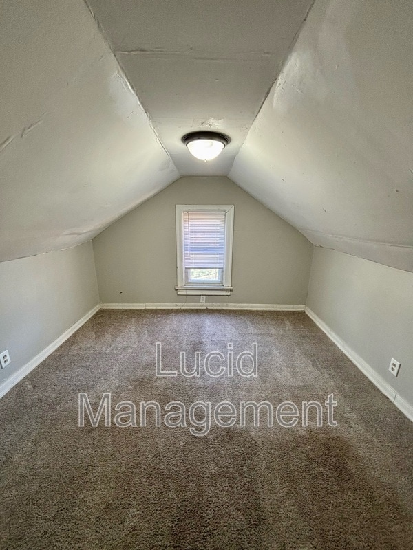 Building Photo - 1112 Weller Ave