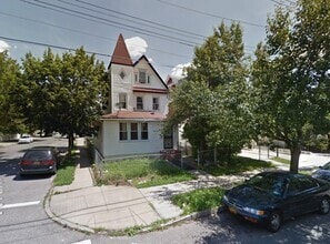 Building Photo - 107-1 Pinegrove St