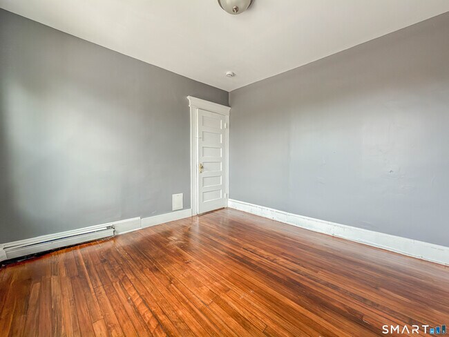 Building Photo - 15 Elmwood Ave