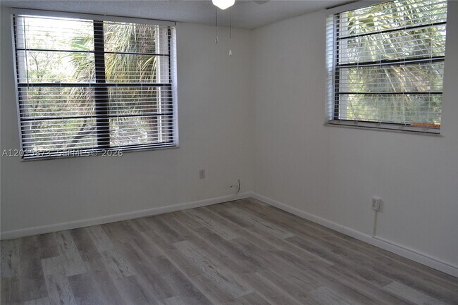 Building Photo - 10855 SW 112th St
