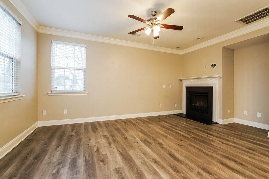 Building Photo - 3651 Marshlane Way