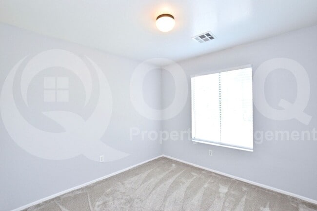 Building Photo - 1543 S Longspur Ln