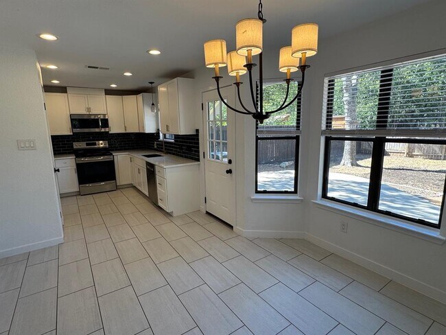 Building Photo - 12604 Shady Acres Dr