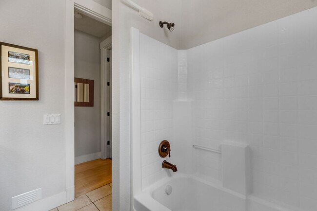 Building Photo - 3060 S Rookery Ln