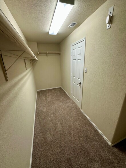 Building Photo - 3008 Keathley Dr