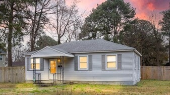 Building Photo - 504 Beacon Rd