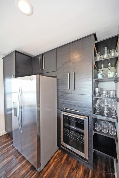 Kitchen with Wine Fridge - 1005 Hill St
