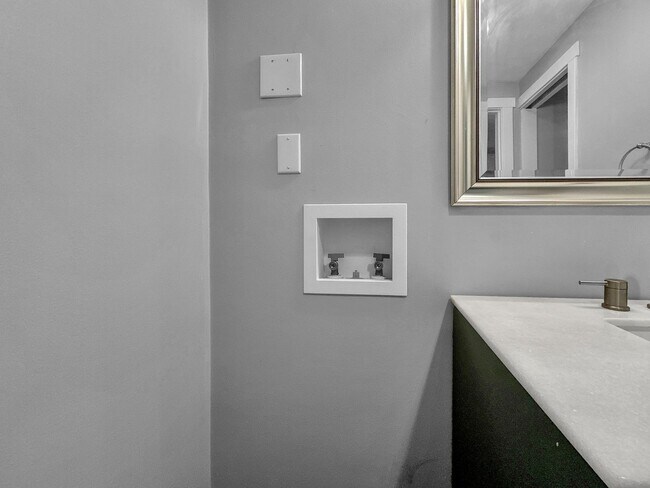 Building Photo - 2 Bedroom, 1 Bath on Peak 8! Updated unit, ground floor, great location!  Heat included!