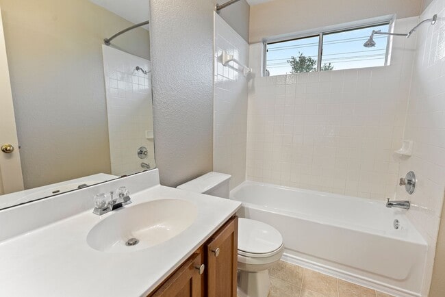 Building Photo - Beautiful 3 bedroom, 2.5 bathroom home in Avery Ranch West!!!