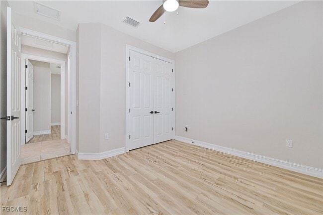 Building Photo - 2852 Royal Gardens Ave