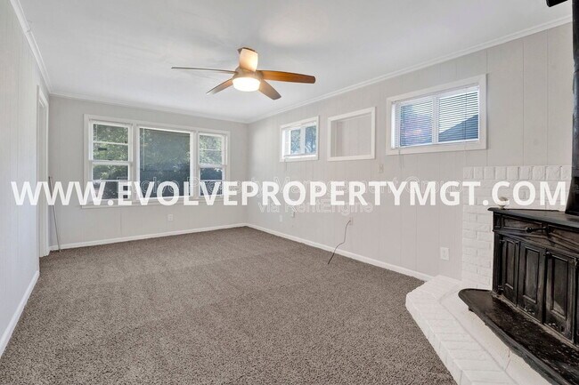 Building Photo - 1257 Whitewater Rd