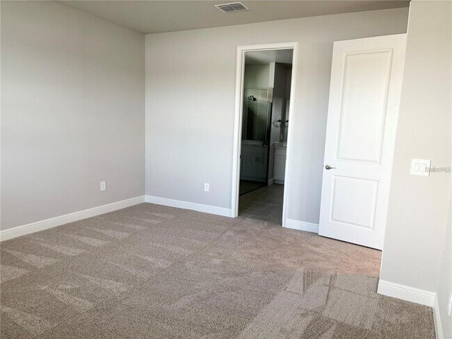 Building Photo - 5217 124th Ave E