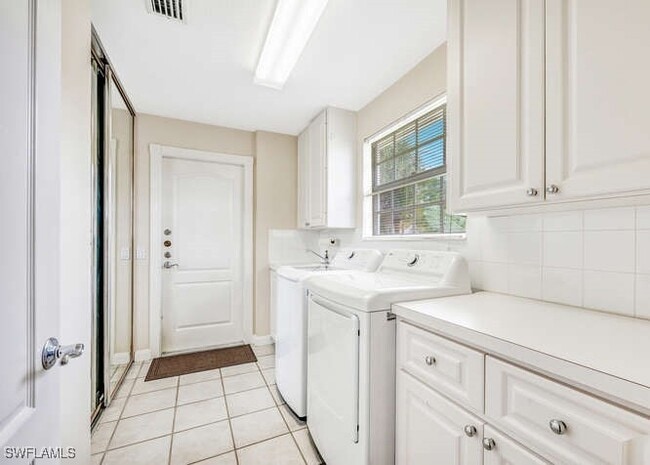 Building Photo - 4986 Ventura Ct