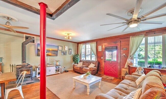 Building Photo - 3BR Jackson Home Available Now