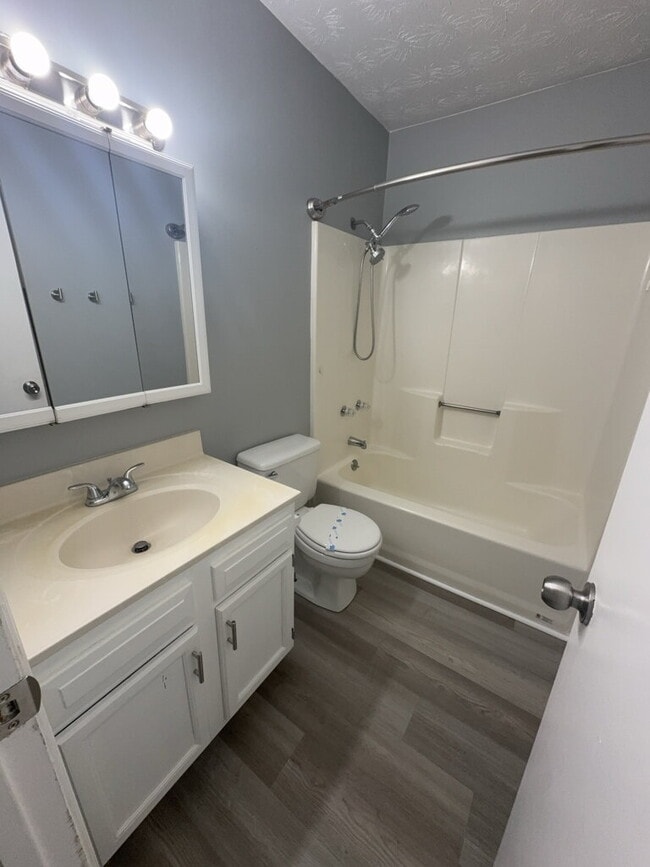 Building Photo - Beautiful 3 Bedroom, 2 Bath Home-3013 Steeple Chase Ct.