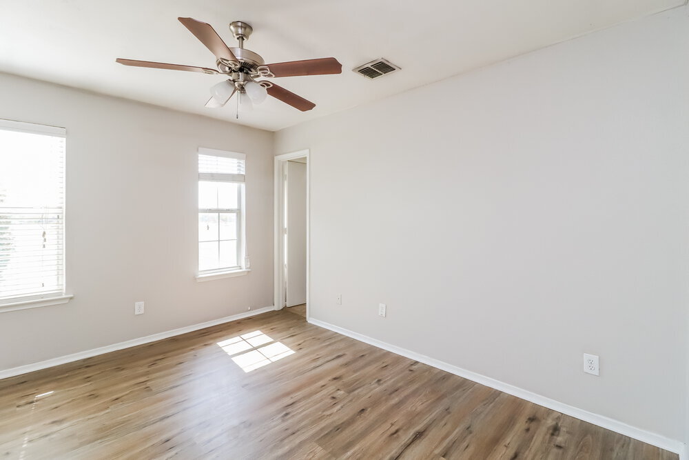 Building Photo - 10628 Wild Oak Dr