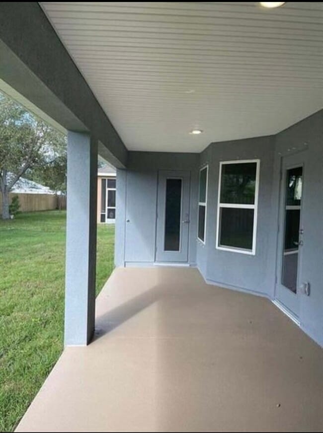 Building Photo - 5237 NW Reba Cir