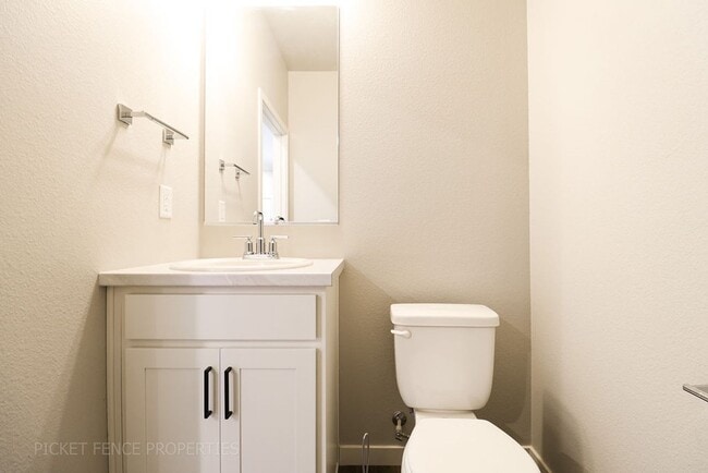 Building Photo - New Townhome in Downtown Johnstown